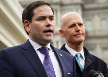 US senators Marco Rubio (L) and Rick Scott speak to reporters after a meeting with US President Donald Trump on Venezuela, outside of the West Wing of the White House in Washington, DC on January 22, 2019. (Photo by MANDEL NGAN / AFP)