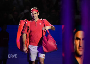 Swiss Roger Federer enters the court during his final match against Australian Alex De Minaur at the Swiss Indoors tennis tournament in Basel on October 27, 2019. (Photo by FABRICE COFFRINI / AFP)