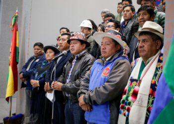 Miembros del CONALCAM (Coordinador nacional para el cambio), que apoyan al presidente de Bolivia, Evo Morales, dan una conferencia de prensa en el palacio presidencial La Casa Grande del Pueblo en La Paz, Bolivia, 22 de octubre de 2019. REUTERS / David Mercado.