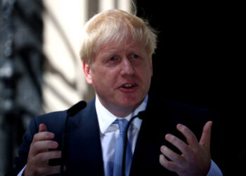 FOTO DE ARCHIVO: El Primer Ministro de Reino Unido, Boris Johnson, pronuncia un discurso frente a Downing Street en Londres, Reino Unido, el 24 de julio de 2019. REUTERS/Hannah McKay/File Picture