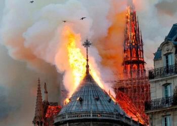 El incendio Catedrál de Notre Dame, Paris Francia. Foto EFE