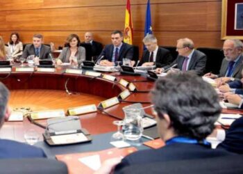 Pedro Sánchez preside el comité de seguimiento de la situación en Cataluña. EFE