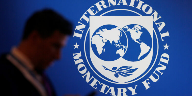 国際通貨基金（ＩＭＦ）は２１日、金融緩和や市場介入を通じた通貨切り下げをけん制した。インドネシアのバリ島で昨年１０月撮影（２０１９年　ロイター/Johannes Christo）