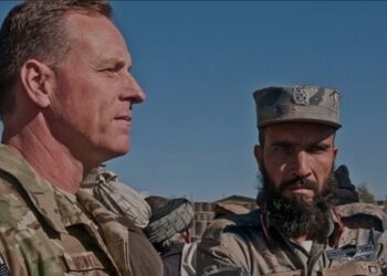 Scott Howell, izquierda, comandante del Comando Conjunto de Operaciones Especiales, en una imagen en Afganistán - U.S. ARMY