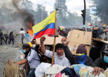 Demonstrators gesture during a protest against Ecuador's President Lenin Moreno's austerity measures in Quito, Ecuador October 12, 2019.  REUTERS/Ivan Alvarado