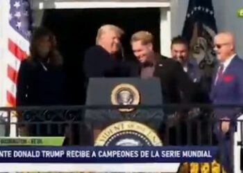 Donald Trump, Adrúbal Cabrera. Casa Blanca. Foto captura video.