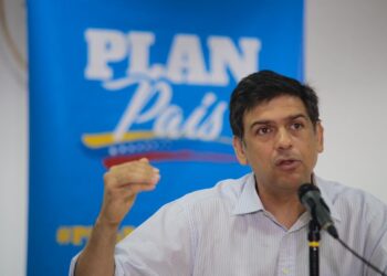 El Coordinador Político de la Comisión de Servicios Públicos del Plan País, Carlos Ocariz. Foto Prensa.