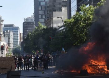 Protestas, Santiago de Chile. Foto AFP.
