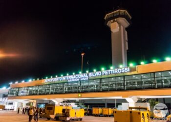 Aeropuerto internacional Silvio Pettirossi de Asunción Paraguay. Foto de archivo.