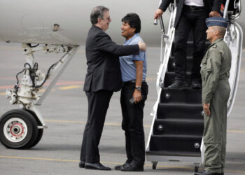 Bolivia's ousted President Evo Morales is welcomed by Mexico's Foreign Minister Marcelo Ebrard during his arrival to take asylum in Mexico, in Mexico City, Mexico, November 12, 2019. REUTERS/Luis Cortes