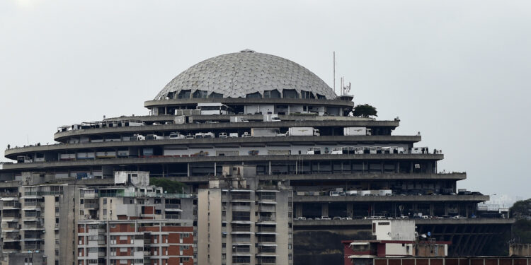 View of the Bolivarian National Intelligence Service (SEBIN) headquarters, known as "El Helicoide", in Caracas, on May 9, 2019. - Edgar Zambrano, a senior leader of the opposition-dominated National Assembly, was detained by Venezuelan intelligence agents Wednesday, in the first arrest of a lawmaker since the failed uprising against President Nicolas Maduro last week. (Photo by STR / AFP)