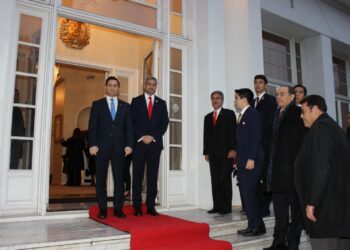 Embajador de Venezuela en EEUU Carlos Vecchio y el presidente de Paraguay Mario Abdo Benítez. Foto @carlosvecchio