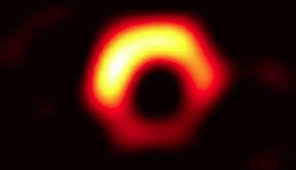 Imagen de agujero negro es distinguida como 'descubrimiento del año'.