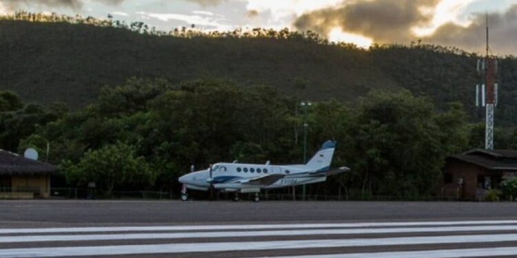 Avioneta King Air 100 YV-1104 siniestrada en el aeropuerto Caracas. Foto @Marianitareyes