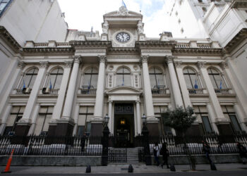 Foto de archivo. Una vista de la fachada del Banco Central de la República Argentina en Buenos Aires, Argentina, 2 de septiembre, 2019. REUTERS/Agustin Marcarian