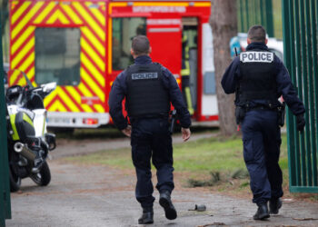 French police secure an area in Villejuif near Paris, France, January 3, 2020 after police shot dead a man who tried to stab several people in a public park.  REUTERS/Charles Platiau
