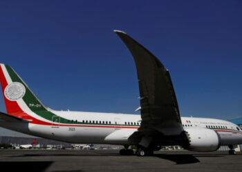 Foto de archivo del avión presidencial mexicano, un Boeing 787-8 Dreamliner, en un hangar en el Aeropuerto Internacional Benito Juarez de la Ciudad de México. 
Dic 3, 2018. REUTERS/Edgard Garrido