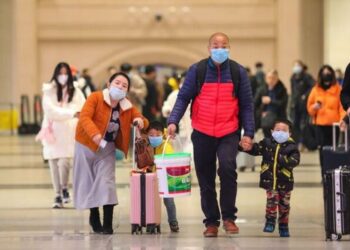 Aumentan a 17 los muertos por coronavirus de China, con 600 casos confirmados EFE.