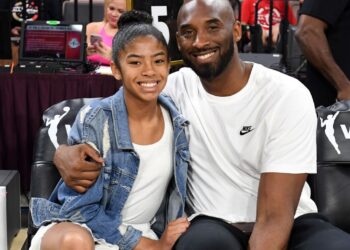 LAS VEGAS, NEVADA - JULY 27:  Gianna Bryant and her father, former NBA player Kobe Bryant, attend the WNBA All-Star Game 2019 at the Mandalay Bay Events Center on July 27, 2019 in Las Vegas, Nevada. NOTE TO USER: User expressly acknowledges and agrees that, by downloading and or using this photograph, User is consenting to the terms and conditions of the Getty Images License Agreement.  (Photo by Ethan Miller/Getty Images)