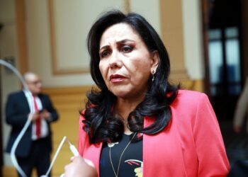 La ministra peruana de la Mujer y Poblaciones Vulnerables, Gloria Montenegro. Foto La Razón Perú.
