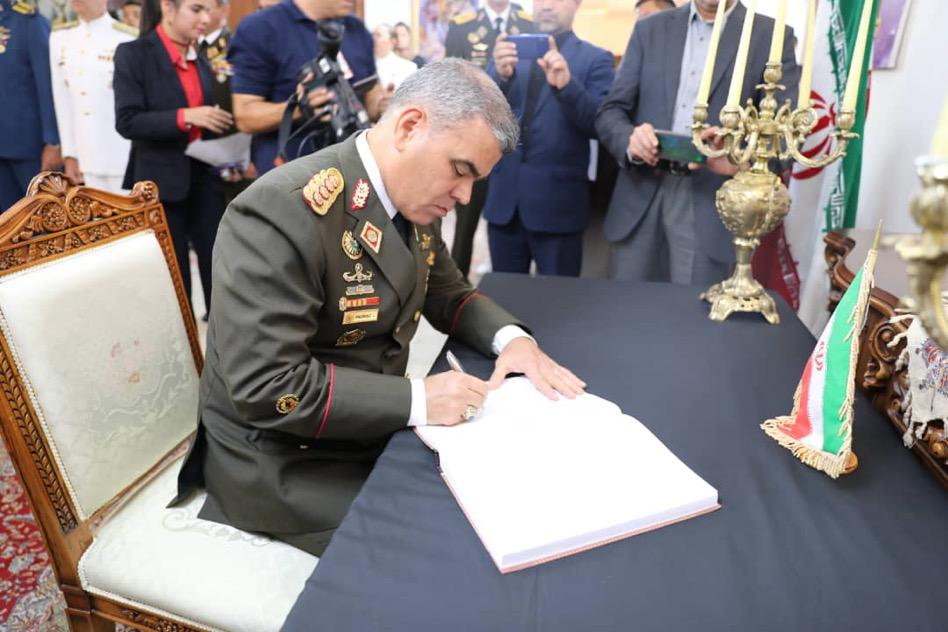 Alto Mando Militar de Maduro rinde honores a Soleimani: “Fue un hombre que enseñó la virtud de la humanidad” (Fotos) 3