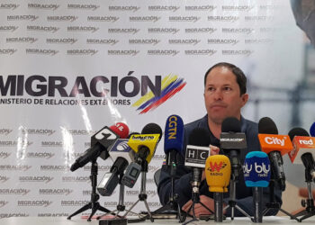 Juan Francisco Espinosa, director de Migración de Colombia, durante una conferencia de prensa en Bogotá. 4 de febrero de 2020. REUTERS/Luis Jaime Acosta