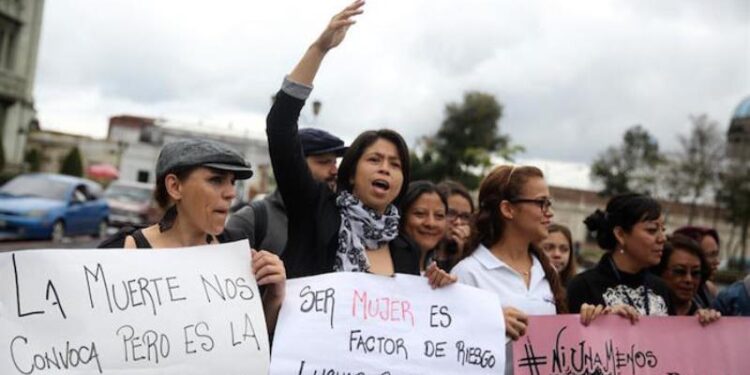 #NiUnaMenos protestas femicidios México. Foto de archivo.