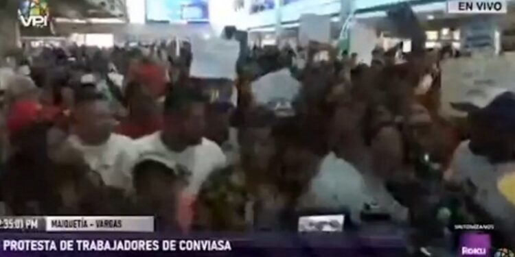 Protesta Maiquetía, trabajadores Conviasa. Foto captura de video.