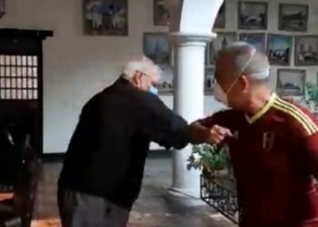 Freddy Bernal y el Moseñor Mario Moronta. Foto captura de video.
