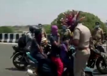 Policia de tránsito India. Foto captura de video.