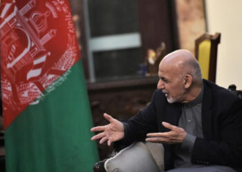 En la imagen de archivo el presidente afgano Ashraf Ghani habla durante una reunión con el vicepresidente estadounidense Mike Pence en el Palacio Presidencial de Kabul, Afganistán, el 21 de diciembre de 2017. REUTERS / Mandel Ngan / Pool