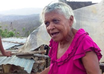 Magdalena Primera señaló que necesitan tomar agua para humanos, sin tener que compartirlas con los chivos y las cabras que crían | Foto: Cortesía