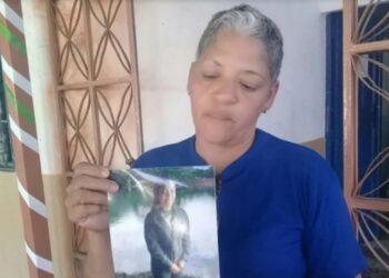 Hoskimoto Lovera, madre de la joven sargento Mariola Sarahí, asegura que no descansará hasta que se haga justicia por la muerte de su hija | Foto: Archivo El Pitazo