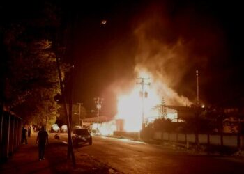 Incendio en fábrica de alcohol en la zona industrial de Tinaquillo.