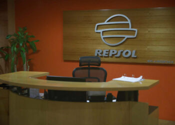 The corporate logo of Repsol is seen in their office in Caracas, Venezuela April 25, 2017. REUTERS/Carlos Garcia Rawlins