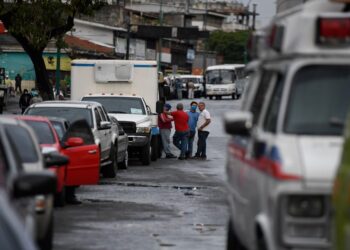 Cola gasolina, Venezuela. Foto agencias.