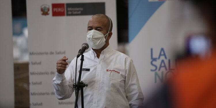 El ministro de Salud de Perú, Víctor Zamora. Foto de archivo.