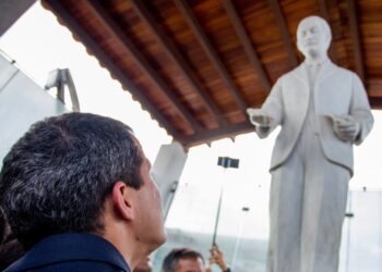 Juan Guaidó, Pdte. encargado de Venezuela, Dr. José Gregorio Hernández. Foto @jguaido.