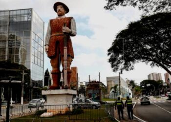 Protestas antirracistas cuestionan en Brasil estatuas de colonizadores. Foto EFE