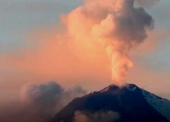 Volcán Sangay en Ecuador. Foto de archivo.