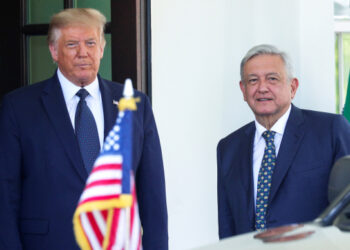 El presidente de Estados Unidos, Donald Trump, recibe a su par de México, Andrés Manuel López Obrador, en la Casa Blanca, Washington, Julio 8, 2020. REUTERS/Tom Brenner