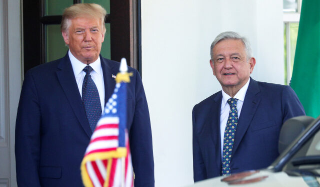 El presidente de Estados Unidos, Donald Trump, recibe a su par de México, Andrés Manuel López Obrador, en la Casa Blanca, Washington, Julio 8, 2020. REUTERS/Tom Brenner