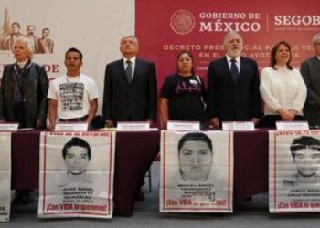 AMLO, caso de Ayotzinapa. Foto de archivo.