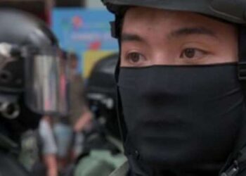 Policía de Hong Kong. Foto capruta de video EFE.