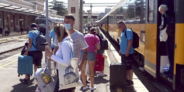 Tren Croacia. Foto de archivo.