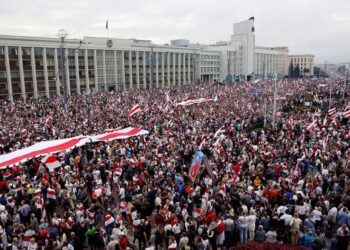 Decenas de miles de bielorrusos. Foto captura de video.