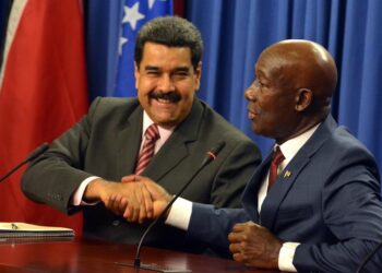 Nicolás Maduro y el primer ministro de Trinidad y Tobago, Keith Rowley. Foto de archivo.