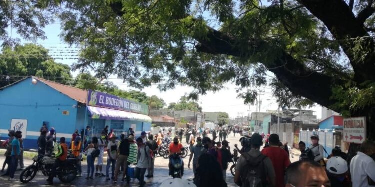 Protesta alimentos Upata, estado Bolívar. Foto @olivialozano