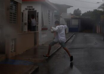 Puerto Rico, tormentea Laura. Foto EFE.