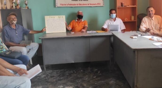 Representantes de Sinprotec Cojedes exigieron al gobierno el pago de deudas contraídas con los docentes. Foto: Alexander Olvera.